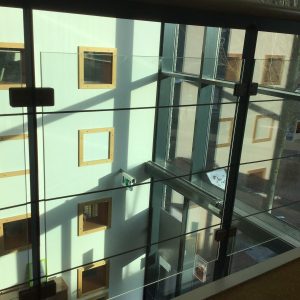 Glazen balustrade